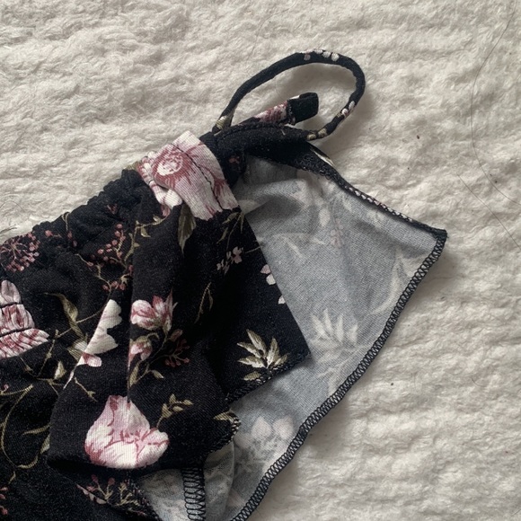 AMERICAN EAGLE OUTFITTERS off the shoulder floral shirt - Picture 3 of 3